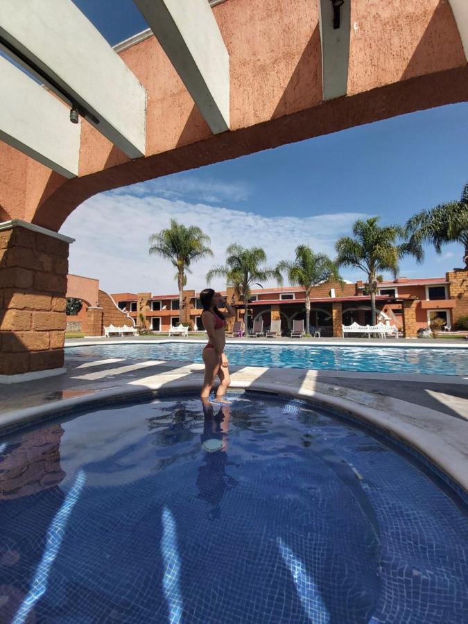 Hotel Meson Del Puente Acámbaro Exteriör bild