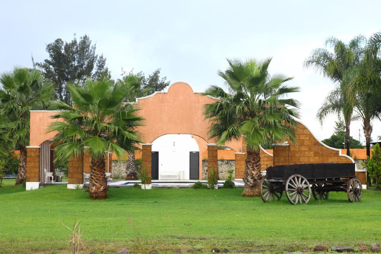 Hotel Meson Del Puente Acámbaro Exteriör bild